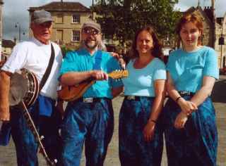 Team pose at Chippenham 2002